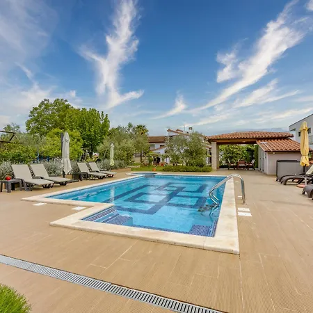 Brioni Colors Guest house 3*