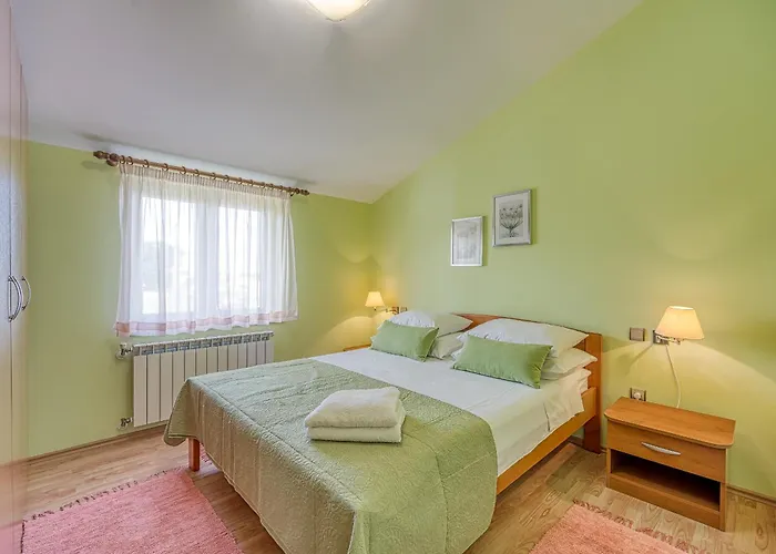 Brioni Colors Πανσιόν Πούλα