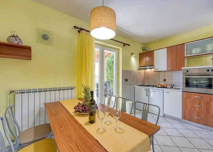 Πανσιόν Brioni Colors Πούλα