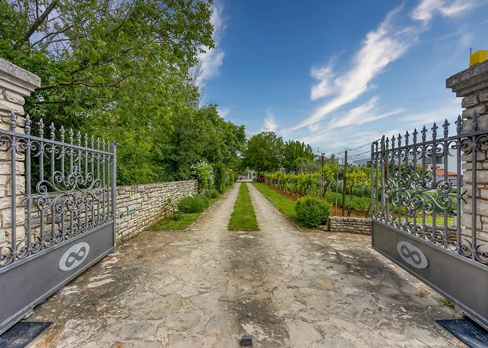 Brioni Colors Πανσιόν Πούλα