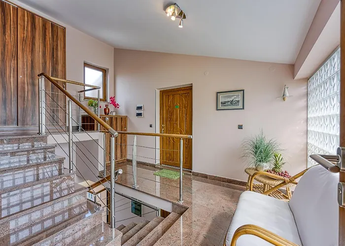 Πανσιόν Brioni Colors Πούλα